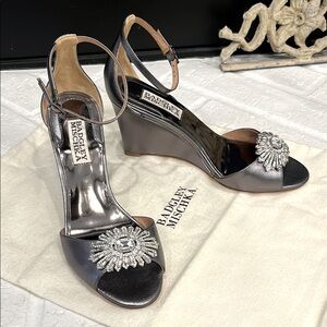 Badgley Mishka Silver Wedge Rhinestone Brooch accent Size 6